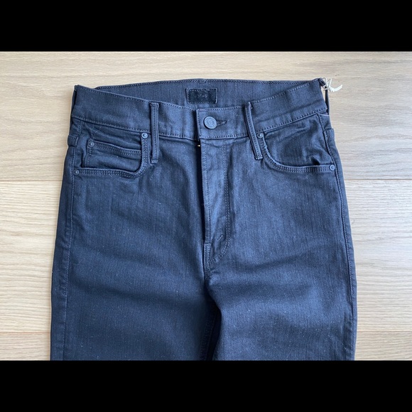 NWT Mother Denim “The Cha Cha Fray” Jean